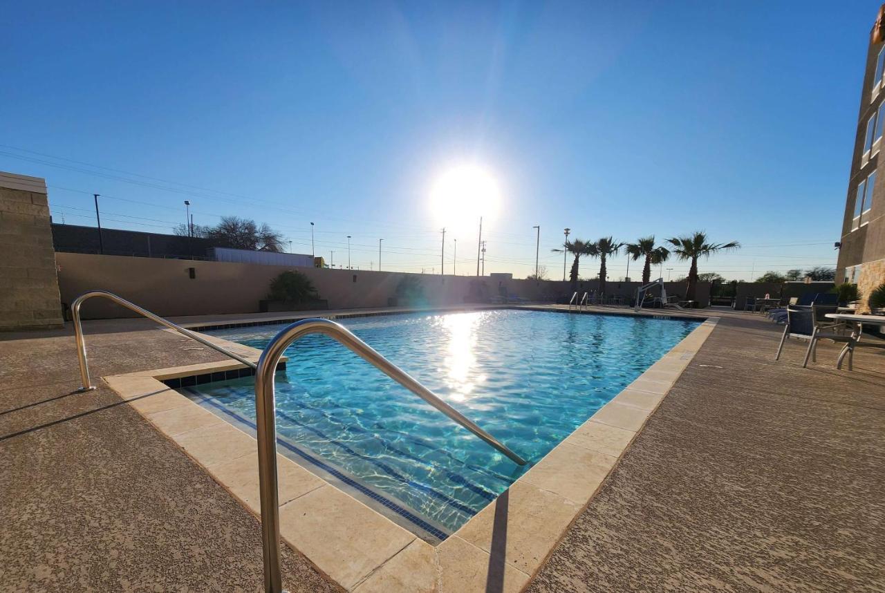 La Quinta Inn & Suites By Wyndham Del Rio Eksteriør bilde