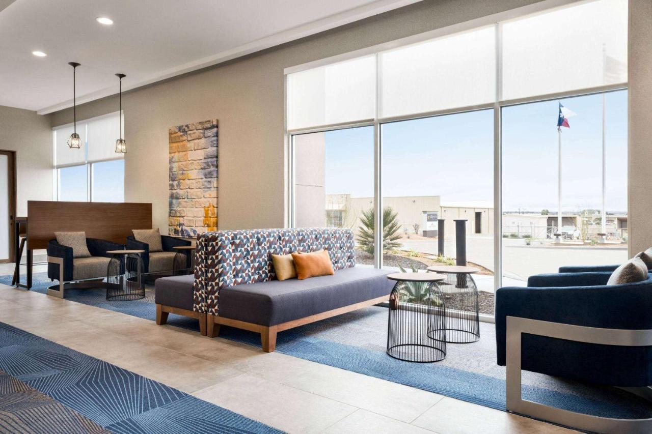 La Quinta Inn & Suites By Wyndham Del Rio Eksteriør bilde