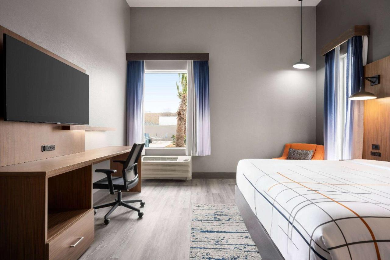 La Quinta Inn & Suites By Wyndham Del Rio Eksteriør bilde