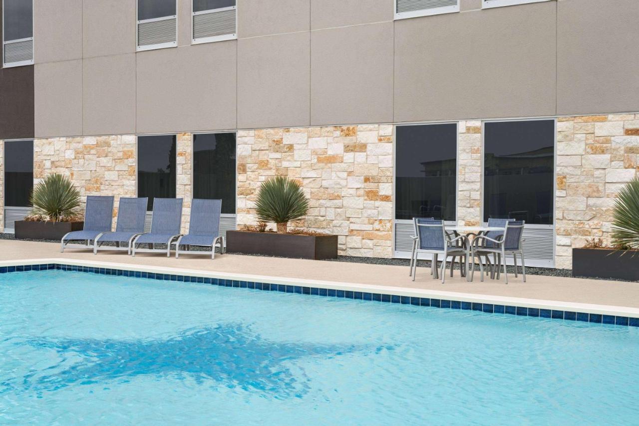 La Quinta Inn & Suites By Wyndham Del Rio Eksteriør bilde