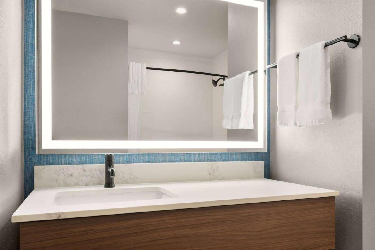 La Quinta Inn & Suites By Wyndham Del Rio Eksteriør bilde